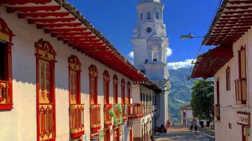 Salamina Caldas es pueblo patrimonio de Colombia y puede ser la opción ideal para aquellos que desean comprar vivienda campestre y pasar sus años de jubilación en un lugar tranquilo, natural y de tradición cafetera.