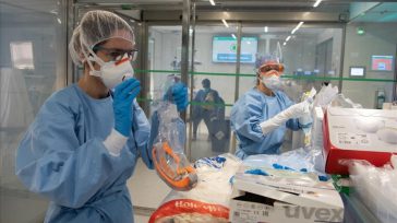 Médicos, enfermeras y demás personal médico que esta trabajando jornadas extensas con pacientes infectados por el Covid-19, son estigmatizados en las calles. Los transportadores públicos se niegan a prestarles el [&hellip;]