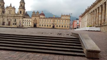 La soledad acompaña la Plaza de Bolívar en esta emergencia sanitaria.              Víctor Hugo Lucero Montenegro  Colweb La plaza de Bolívar y la Plaza de […]