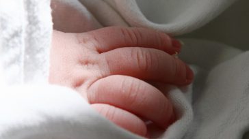El niño de pocos días de nacido es la víctima màs joven del coronavirus en Colombia. &nbsp; &nbsp; El gobernador de Cundinamarca Nicolas Garcia , notificó desde su sitio de [&hellip;]