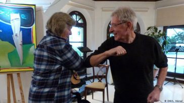 Es cruento escuchar esas voces que a diario dan ese parte de guerra, donde se habla que han fallecido ochocientos y tantas personas en veinticuatro horas, la mayoría ancianos y [&hellip;]