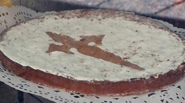 Torta de Santiago &nbsp; La gastronomía de España se caracteriza por ser sana y nutritiva. Un claro exponente de la dieta mediterránea que también se manifiesta en muchos de sus [&hellip;]