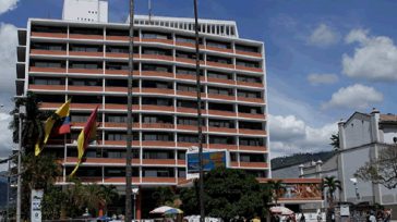 Desde este edificio de la gobernación del Tolima se hicieron los contratos con presuntas irregularidades.        La Procuraduría General de la Nación abrió indagaciones preliminares a funcionarios por […]