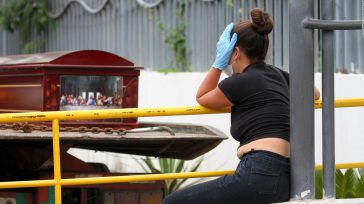 El colapso del sistema funerario producto de esta crisis es de tal magnitud que el presidente de Ecuador, Lenín Moreno, debió conformar una fuerza de tarea conjunta para poder enterrar […]