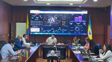 Desde este centro de mando el gobernador Nicolás García Bustos, coordina  minuto a minuto como el departamento de Cundinamarca atiende todos los frentes programados para proteger a la población de [&hellip;]