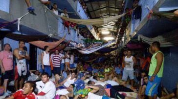 Esta situación es provocada por una deficiente política criminal que no responde a la necesidad de reducir la delincuencia, reacciona a las reclamaciones mediáticas que exigen disposiciones represivas para la [&hellip;]