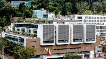 QS Quacquarelli Symonds publicó su World University Rankings, la lista de las mejores universidades del mundo. La mejor calificada en Colombia es  la Universidad de Los Andes, que subió siete puestos en comparación […]