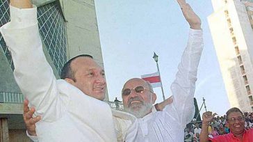 Los exalcaldes de Barranquilla (Atlántico) Bernardo Hoyos Montoya y Guillermo Enrique Hoenisgberg Bornacelly fueron condenados a 7 y 9 años de prisión. &nbsp; &nbsp; Despues que duró cerca de 11 [&hellip;]