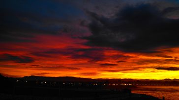 América Latina, viene registrando en el cielo colores rojizos y amarillos el, fenómeno que los expertos atribuyen a las arenas del desierto del Sahara.