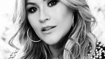 elfantasmaprimicia@gmail.com FRANCY Su nombre real es Francia Elena Hernández Ríos y nació en Guacarí, Valle, el 12 de marzo de 1981. A los 7 años comenzó en la música. Francy, ‘la voz [&hellip;]