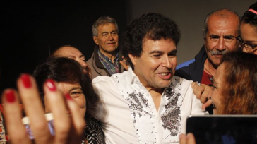 Billy Pontoni cantante y compositor &nbsp; &nbsp; &nbsp; &nbsp; Guillermo Romero Salamanca Una sinfónica compuesta por cien maestros delegados de distintas partes del país, afinaron sus oídos, endulzaron sus gargantas, [&hellip;]