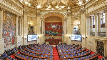 Unos  congresistas celebraron este fallo y advirtieron que era totalmente ilegal no acudir a trabajar a la sede del Capitolio, mientras otros cuestionaron al alto tribunal.   &nbsp; &nbsp; La Corte Constitucional declaró [&hellip;]