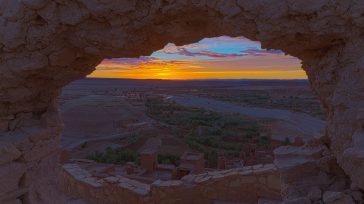 Los turistas llegan a diario para observar y llevarse su testimonio visual, fotográfico y de vídeo de quienes quieren conocer el desierto en todas sus extensiones.       Víctor […]