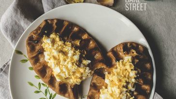 Uno de los platos típicos es el Karjalanpiirakka, que traducido sería algo así como pasteles de Karelia con huevos y mantequilla. Una de sus presentaciones más típicas para el desayuno es con huevo cocido [&hellip;]