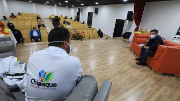 Con toda la bioseguridad del caso el gobernador  Nicolás García Bustos y el alcalde de Chipaque  Camilo Pardo, se reunen con la representación de la comunidad para conocer las necesidades de la [&hellip;]