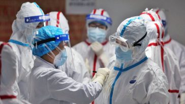 Hay un grupo de prestigiosos asesores médicos externos, llamados para que «ayuden al gobierno», pero sabemos que algunos están incómodos porque sus consejos son desoídos, ya que pesan más los [&hellip;]