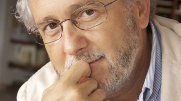 INJERENCIA DE URIBE EN LA POLÍTICA DE COLOMBIA &nbsp; &nbsp; Héctor Abad Faciolince New York Times SI EL EXPRESIDENTE URIBE pensara y escribiera bien podría dedicarse, como Lleras Camargo, Lleras [&hellip;]