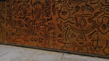 El artista  en el diseño de este mural, quiso inmortalizar la esencia de la cultura indígena. María Esperanza Castro Torres Orbedatos Agencia de Noticias La ciudad de Inírida en el [&hellip;]