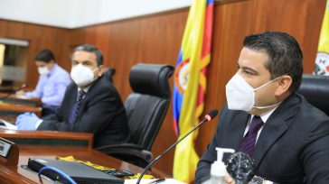 Nicolás García Bustos,gobernador de Cundinamarca, instalando la Asamblea Departamental.  Debatir, analizar y aprobar proyectos de ordenanza de especial interés para el gobierno departamental, es la tarea de los diputados que [&hellip;]