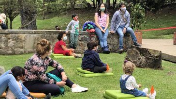 Desde ayer los habitantes de Bogotá volvieron a los parques. Niños y adultos compartieron momentos al aire libre luego del prolongando aislamiento en la capital de la República.  &nbsp;
