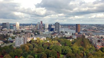 Rotterdam       Los llamados Países Bajos son grandes conocedores del agua. Cuando visite Holanda haga un recorrido por Ámsterdam, La Haya, Róterdam, Marken y Voledam. La cuarta parte […]