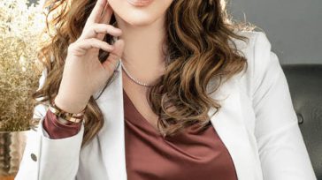 Natalie Ackerman Guillermo Romero Salamanca El diccionario de la vida de Natalie Ackerman, sólo tiene tres palabras: «Sí se puede». Su escudo de armas contiene las banderas del positivismo, los [&hellip;]