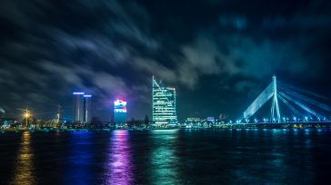 Vista nocturna de Riga, la capital de Letonia.         Letonia recuperó su independencia de la Unión Soviética en 1991. Situada en la costa del Báltico, es un […]