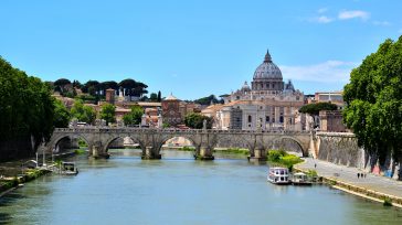 San Pedro en la Ciudad del Vaticano, se encuentra al interior de Roma es una  es la capital  italiana. Es el municipio más poblado de Italia y la tercera ciudad más […]