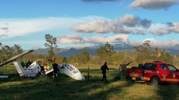 El accidente se presentó en una hacienda donde murieron tres ocupantes de la nave.          Rafael Camargo Ubaté Un accidente aéreo se registró al caer  una avioneta […]