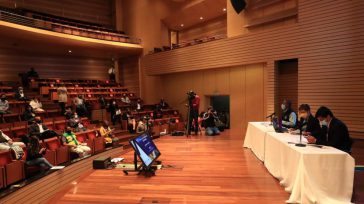 Encuentro abierto entre los vendedores ambulantes y las autoridades de Bogotá. &nbsp; &nbsp; La alcaldesa de Bogotá, Claudia López, le declaró  guerra a la mafia  que explota el espacio  publico [&hellip;]