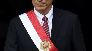 Martín Vizcarra, otro presidente de Perú acusado de corrupto.     El principal impulsor del grupo de Lima fue destituido por el Congreso de la República acusado de corrupción.   […]