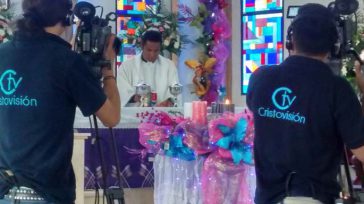 Misa por televisión en la pandemia ha disparado la sintonía.  &nbsp; &nbsp; Los despertadores de miles de hogares colombianos sonaron entre las 4 y 30 y las 4 y 45 [&hellip;]