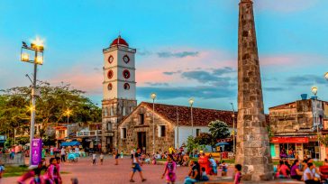 El Paraíso bajo la Especie de una Biblioteca en Mariquita     Mariquita es esparcimiento. Nos ofrece el balneario y cascadas del Río Medina, unas 20 caídas de agua  a […]