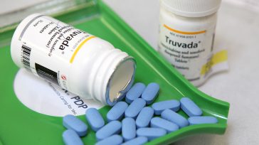 La profilaxis preexposición (o PrEP) es cuando las personas con un riesgo muy alto de contraer el VIH toman medicamentos diariamente para prevenir el VIH. La PrEP puede evitar que el VIH se afiance y [&hellip;]