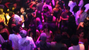 Las fiesta de los jóvenes fue uno de los detonantes en la pandemia. &nbsp; &nbsp; La Covid-19 aumenta cada día en Colombia producto de las parrandas, las caravanas deportivas y [&hellip;]