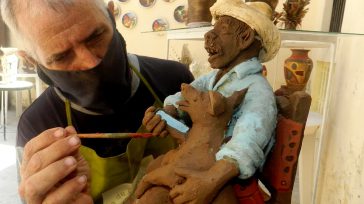 El artesano artista camagüeyano Nelson Luís Tornés Verdugo recurre una y otra vez en sus obras de cerámicas a la figura del Guajiro.     En ocasión del 24 de […]