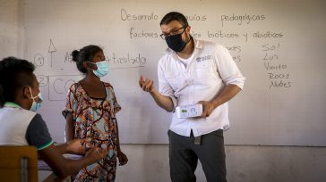 Medición de las aulas de clase en una comunidad de niños y niñas Wayuu.  &nbsp; &nbsp; &nbsp; La implementación de medidores de CO2   (Dióxido de Carbono) en  transporte masivo, colegios,  almacenes de [&hellip;]
