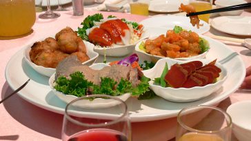 Comida taiwanesa servida en una boda. &nbsp; &nbsp; Primicia Diario La cocina china data de muy antiguo y ha alcanzado su nivel de calidad actual gracias a miles de años [&hellip;]