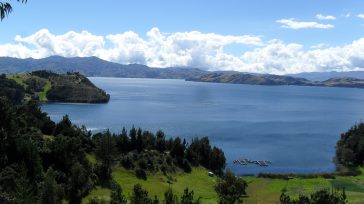 La laguna de Tota se encuentra en el departamento de Boyacá. Es el lago más grande de Colombia, posee  playas de arena blanca y  el agua es limpia y traslúcida; es […]