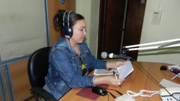 «La radiodifusión o emisión no es simplemente una tecnología, o un grupo de ellas, sino una agrupación de prácticas sociales, culturales, comerciales, institucionales e industrias.       Texto y […]