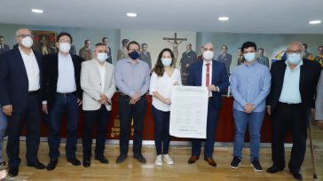 En Cali se firmó el «Pacto por la vida, la solidaridad y la reactivación económica»   Félix Alomías Ceballos La Alcaldía de Cali, organizaciones sociales, empresariales y la universidad Santiago de [&hellip;]