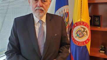 Javier Sánchez Política VENCIÓ A LA COVID-19 Alejandro Ordóñez, se recuperó luego de estar hospitalizado en los Estados Unidos como consecuencia de haber sido contagiado del coronavirus. Hoy nuevamente está al [&hellip;]