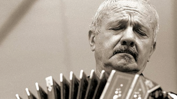 Astor Piazzola &nbsp; &nbsp; &nbsp; Recuerdos a grandes figuras en este año de sus centenarios de nacimiento. &nbsp; &nbsp;  Claudia De Greiff Buscando ofrecer al público en general, un espacio [&hellip;]