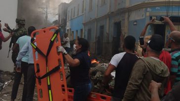 Prestando los primeros auxilios a los heridos. Foto redes sociales.         En Corinto Cauca estalló un carro bomba frente a la estación de Policía en inmediaciones del edificio […]