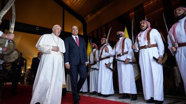 Papa Francisco recibe homenaje del pueblo de Irak   Hernán Alejandro Olano García. Vaticanista colombiano No solo para cumplir una promesa incumplida por causa de la guerra, que frustró el […]