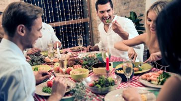 La sal debe ser erradicada de la mesa. &nbsp; «La alimentación saludable, con bajo consumo de sal, inclusión de frutas y verduras en la dieta diaria, y la no ingesta [&hellip;]