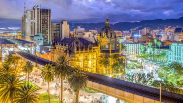 Medellín se la considera la ciudad de la eterna primavera por el clima templado e iluminado por los rayos del sol que permanece durante todo el año. La ciudad está preparada para resaltar todavía […]