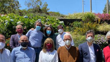 DE LA FOTO SALDRÁ EL CANDIDATO ÚNICO DEL CENTRO PARA LA PRIMERA VUELTA &nbsp; Javier Sánchez Política  &nbsp; &nbsp; CONSERVADORES  CONDICIONAN APOYO A LA REFORMA TRIBUTARIA El Partido Conservador condiciona su [&hellip;]