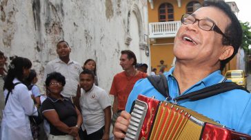 Alfredo Gutiérrez &nbsp; Guillermo Romero Salamanca Las primeras nalgas que se vieron en la televisión colombiana fueron las de Alfredo Gutiérrez Vital. Ocurrió el 18 de noviembre de 1983. En [&hellip;]