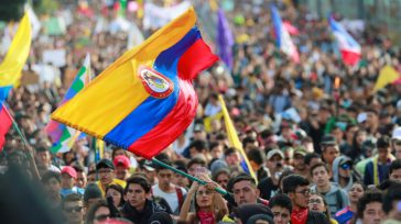 Las manifestaciones fueron masivas en la mayoría de ciudades colombianas.     Colombia se pronunció contra el gobierno de Duque que insiste en imponer carga tributaria a la gente de […]